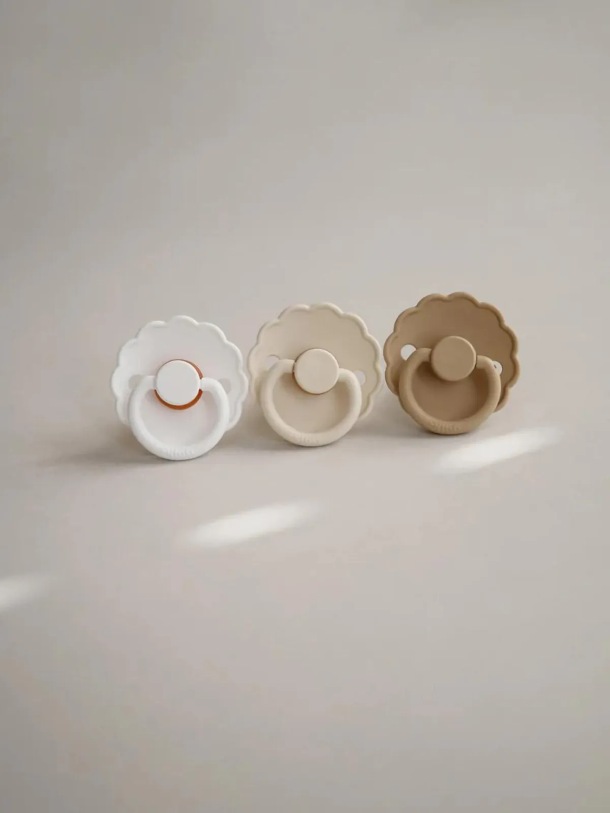 Daisy Natural Rubber Pacifier 2-Pack, Cream/Cappuccino