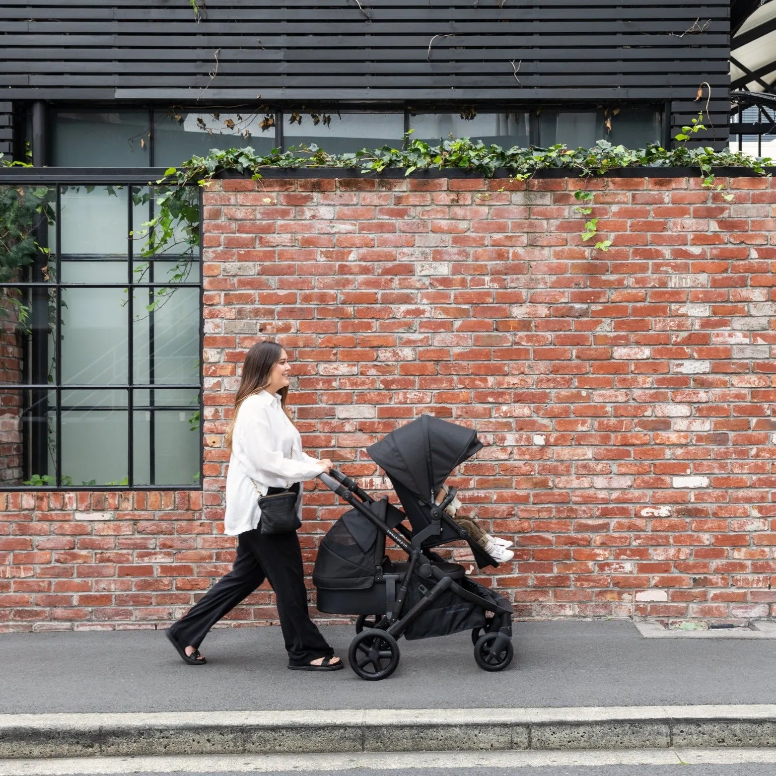 Edwards & Co Olive Double Stroller - Black Luxe