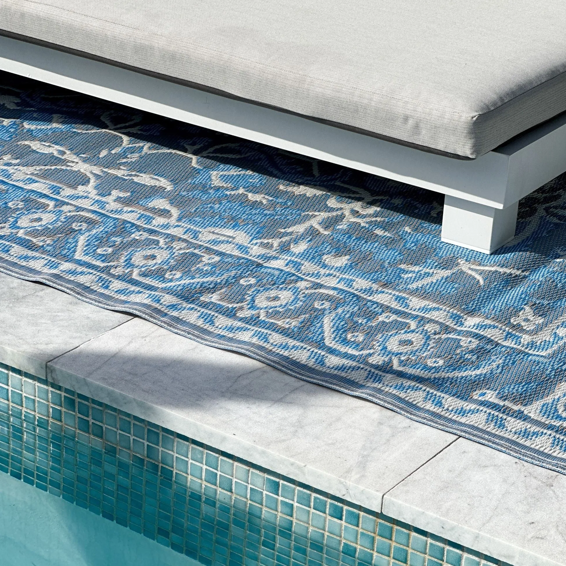 Nain Blue Recycled Plastic Outdoor Rug