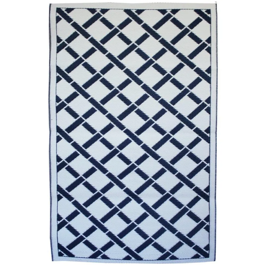 Toledo Modern Recycled Plastic Reversible Outdoor Rug